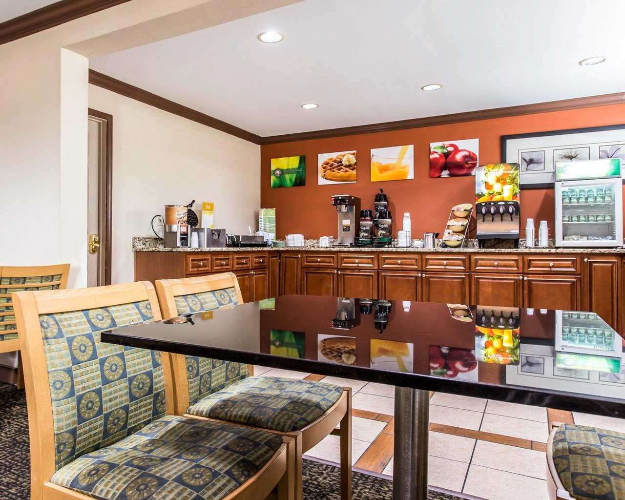 Quality Inn & Suites Southlake Morrow GA Hotel | Hotel near Downtown